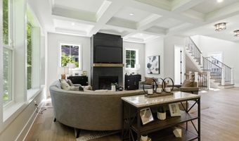 8202 MOCKINGBIRD Dr, Annandale, VA 22003