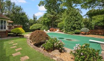 22 Golden View Dr, Johnston, RI 02919