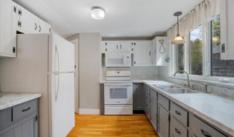61 Old Phinneys Ln, Barnstable, MA 02630
