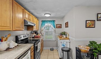 690 Killingly St, Johnston, RI 02919
