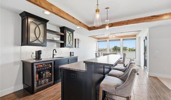 4261 Lakeshore Dr, Basehor, KS 66007