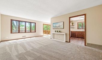 1088 Whitney Dr, Apple Valley, MN 55124