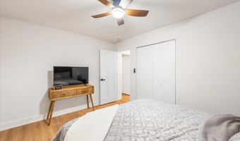 1942 Trail Ridge St, Arlington Heights, IL 60004