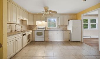 218 Woodland Ave, Bloomfield, CT 06002