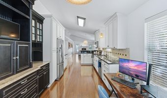 128 SEMINOLE Rd 11, Atlantic Beach, FL 32233