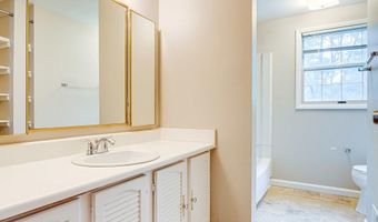 3381 MONARCH Ln, Annandale, VA 22003