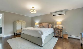 8 W Gate Dr, Bow, NH 03304