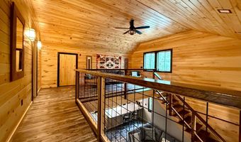 8 Breezy Knoll Ln, Baileyville, ME 04694