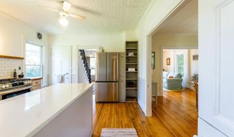 21 Elm St, Belfast, ME 04915