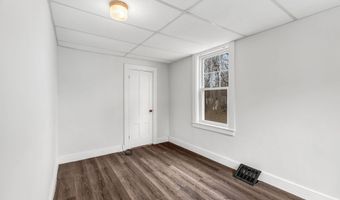 22 Parker St, Bangor, ME 04401