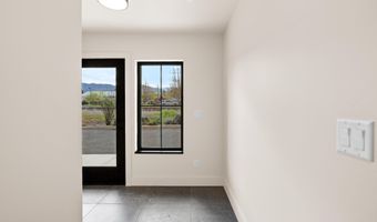 138 Clear Creek Dr, Ashland, OR 97520