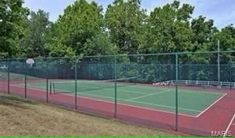 502 Oak Ridge Trails Ct, Ballwin, MO 63021