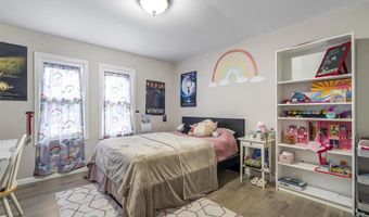 463 Londondary Dr, Ballwin, MO 63011