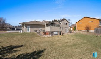 220 S Augusta Ave, Brandon, SD 57005