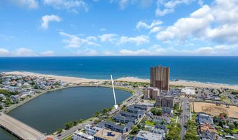 304 Deal Lake Dr 34, Asbury Park, NJ 07712