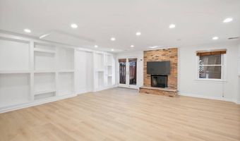 7322 Greentree Rd, Bethesda, MD 20817