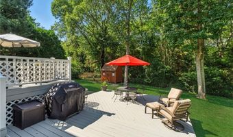 3 Sandy Ln, Bristol, RI 02809