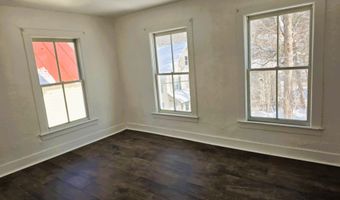 5 Reynolds Dr, Brattleboro, VT 05301