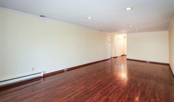 132 Harbor S 132, Amityville, NY 11701