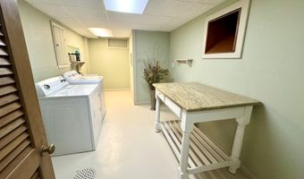 281 Clyde Rd, Bangor, ME 04401