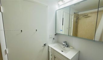 3340 NE 190th St 403, Aventura, FL 33180