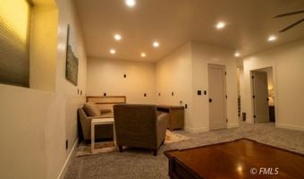 425 Pioneer St, Colorado City, AZ 86021