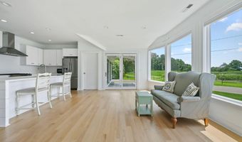 50 Beach View Dr, Stamford, CT 06902