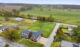 1101 Highland Dr, Aurora, MO 65605