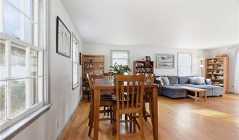 81 Sprague Ave, East Providence, RI 02915