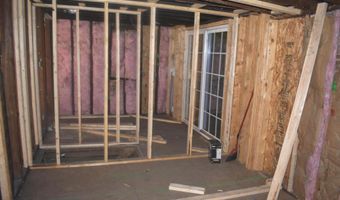 827 W 9th St, Anderson, IN 46016