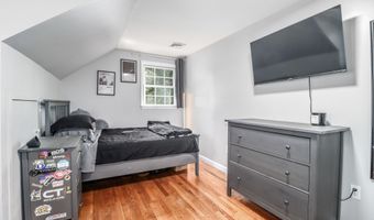 6 Brookdale Ln, Brookfield, CT 06804