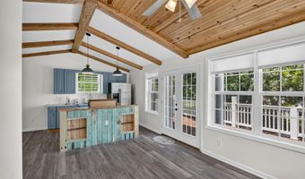 9002 Alabama St, Bay St. Louis, MS 39520