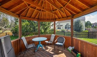 2317 Barrett Dr, Algonquin, IL 60102