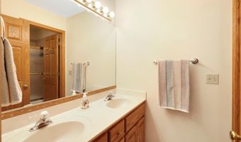 12068 Gantry Ln, Apple Valley, MN 55124