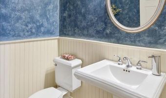 3 RAYMOND Ln, Belle Mead, NJ 08502