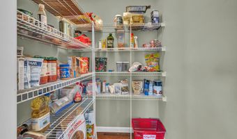 45 Pocono Ln 10, Danbury, CT 06810