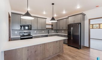 2308 E Brek St, Brandon, SD 57005