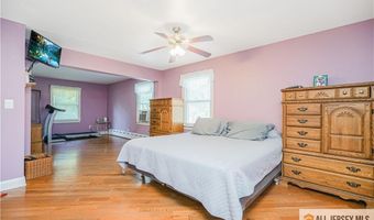 82 Milltown Rd, East Brunswick, NJ 08816