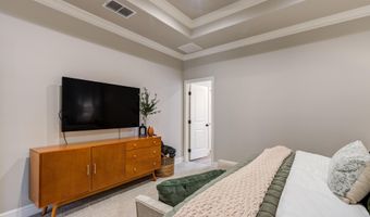 135 Calvin Dr, Wolfforth, TX 79382