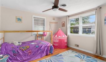 37 Charles St, Barrington, RI 02806