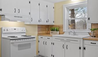 62 Spruce St 62, Acton, MA 01720