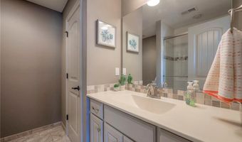 823 155th Cir, Basehor, KS 66007