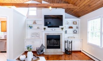 2 Grand St, Alloway, NJ 07422