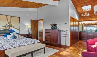 10 Ocean View Dr, Middletown, RI 02842