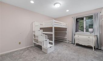 67 Daniel Dr, North Kingstown, RI 02852