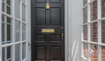 198 Gibbs Ave, Newport, RI 02840