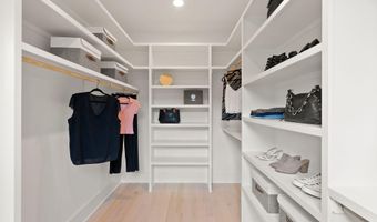 112 N HIGHLAND St, Arlington, VA 22201