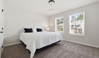 198 Station Overlook Dr, Auburn, GA 30011