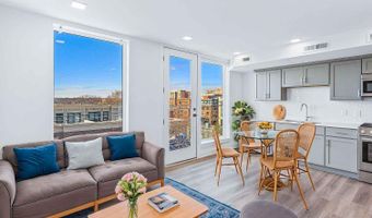 701 N HENRY St 204, Alexandria, VA 22314