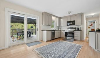 20 Oak Hill Dr, Exeter, RI 02822